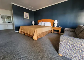 Emerald Inn & Lounge hotel thumbnail 5
