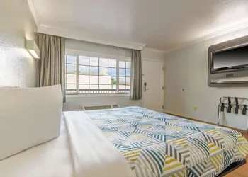 Motel 6 San Jose, CA - Convention Center hotel thumbnail 6