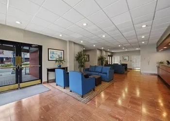 Comfort Inn by the Bay hotel thumbnail 3