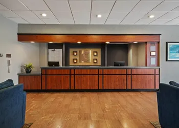 Comfort Inn by the Bay hotel thumbnail 5