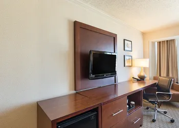 Comfort Inn by the Bay hotel thumbnail 7