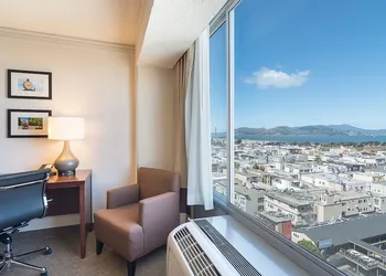 Comfort Inn by the Bay hotel thumbnail 8