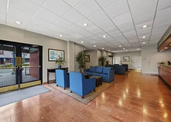 Comfort Inn by the Bay hotel thumbnail 3
