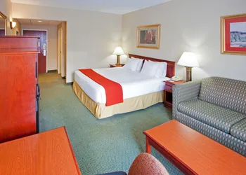 Holiday Inn Express Hanover by IHG hotel thumbnail 5
