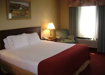 Holiday Inn Express Irwin (PA TPK Exit 67) by IHG hotel thumbnail 2