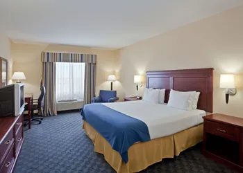 Holiday Inn Express & Suites Pampa by IHG hotel thumbnail 3