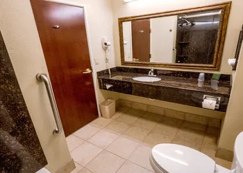 Holiday Inn Express & Suites Pampa by IHG hotel thumbnail 8