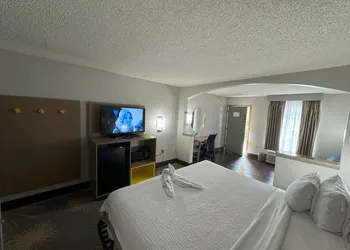 Days Inn & Suites by Wyndham Tuscaloosa - Univ. of Alabama hotel thumbnail 6