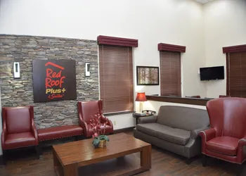 Red Roof Inn PLUS+ & Suites Chattanooga - Downtown hotel thumbnail 2