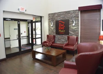 Red Roof Inn PLUS+ & Suites Chattanooga - Downtown hotel thumbnail 3