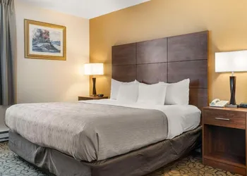 Quality Inn & Suites Manistique hotel thumbnail 3
