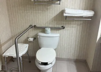 Quality Inn & Suites Manistique hotel thumbnail 6