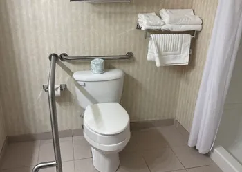 Quality Inn & Suites Manistique hotel thumbnail 7