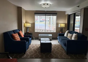 Comfort Inn Falls Church - Tysons Corner hotel thumbnail 3