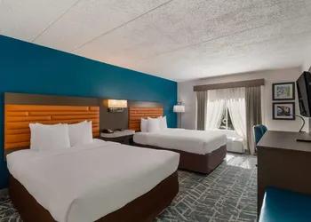 Comfort Inn Falls Church - Tysons Corner hotel thumbnail 6