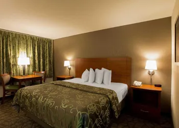 Econo Lodge Cherokee Near Island Park hotel thumbnail 6
