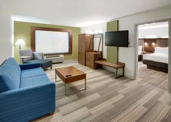 Holiday Inn Express Woodbridge by IHG hotel thumbnail 4