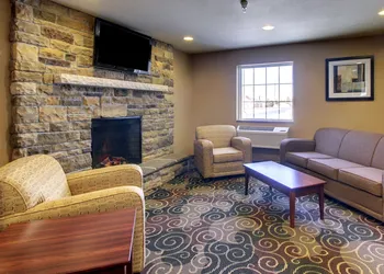 Cobblestone Inn & Suites - Rugby hotel thumbnail 2