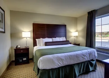 Cobblestone Inn & Suites - Rugby hotel thumbnail 3