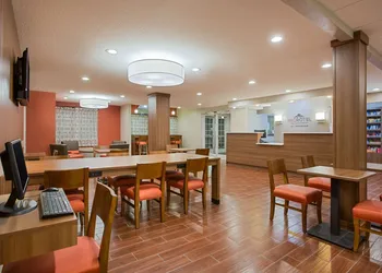 Microtel Inn & Suites by Wyndham Walterboro hotel thumbnail 2