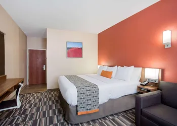 Microtel Inn & Suites by Wyndham Walterboro hotel thumbnail 6