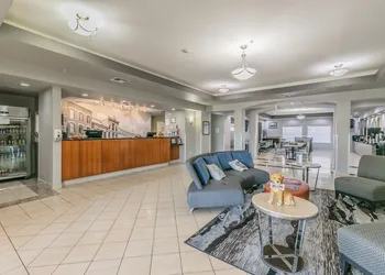 La Quinta Inn & Suites by Wyndham Granbury hotel thumbnail 2