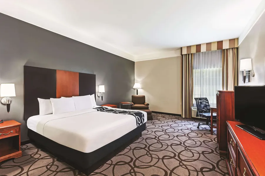 La Quinta Inn & Suites by Wyndham Granbury hotel detail image 6