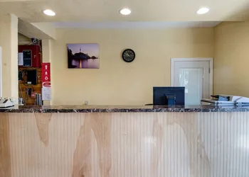 Econo Lodge West Yarmouth on Cape Cod hotel thumbnail 4