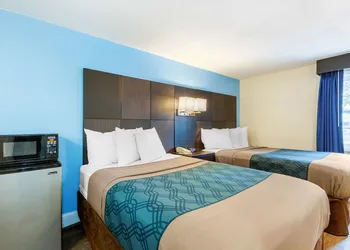 Econo Lodge West Yarmouth on Cape Cod hotel thumbnail 8