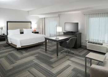 Hampton Inn & Suites by Hilton Atlanta Perimeter Dunwoody hotel thumbnail 7