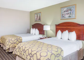 Baymont by Wyndham Clarksville Northeast hotel thumbnail 5