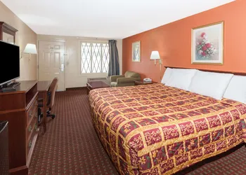 Knights Inn Tucker hotel thumbnail 5