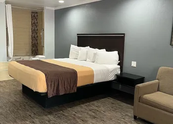Laguna Inn & Suites hotel thumbnail 5
