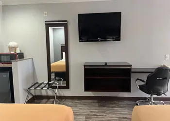 Laguna Inn & Suites hotel thumbnail 7