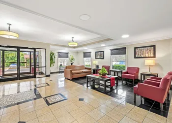 Red Roof PLUS+ Henderson hotel thumbnail 2