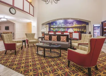 La Quinta Inn & Suites by Wyndham Garland Harbor Point hotel thumbnail 3