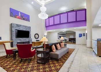 La Quinta Inn & Suites by Wyndham Garland Harbor Point hotel thumbnail 5