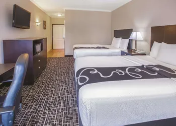 La Quinta Inn & Suites by Wyndham Garland Harbor Point hotel thumbnail 6
