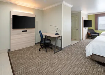 Holiday Inn Express & Suites Watsonville by IHG hotel thumbnail 4