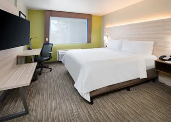 Holiday Inn Express & Suites Watsonville by IHG hotel thumbnail 5