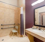 La Quinta Inn & Suites by Wyndham Lumberton hotel detail image 4