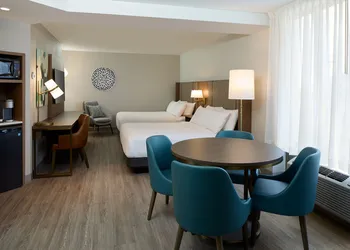 Holiday Inn & Suites Montreal Airport by IHG hotel thumbnail 3