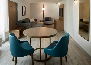Holiday Inn & Suites Montreal Airport by IHG hotel thumbnail 6