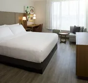 Holiday Inn & Suites Montreal Airport by IHG hotel detail image 7