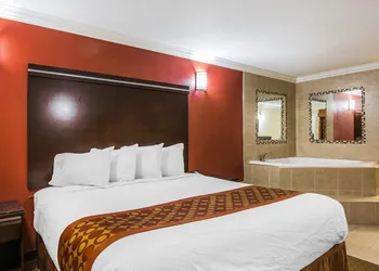 Rodeway Inn & Suites Corona hotel thumbnail 7