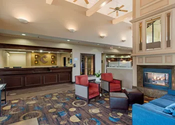 Comfort Inn & Suites Warsaw near US-30 hotel thumbnail 4