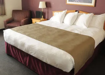 AmericInn by Wyndham Merrill hotel thumbnail 8
