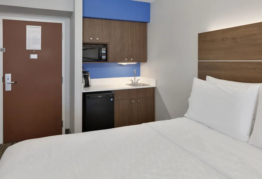Holiday Inn Express & Suites Irving Conv Ctr - Las Colinas by IHG hotel detail image 2