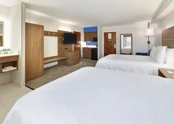 Holiday Inn Express & Suites Irving Conv Ctr - Las Colinas by IHG hotel thumbnail 4