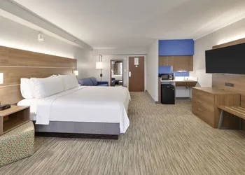 Holiday Inn Express & Suites Irving Conv Ctr - Las Colinas by IHG hotel thumbnail 6